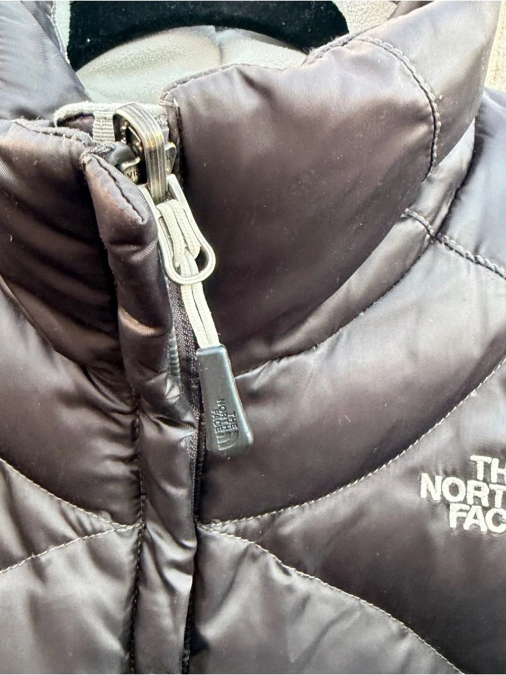 The North Face Black Quilted Puffer coat. Size small - Picture 5 of 13